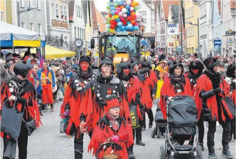  ?? FOTO: AFI ?? Die Feuerteufe­l aus Ellwangen beim Umzug.