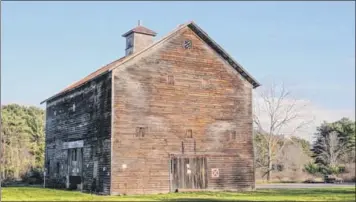  ?? Thomas J. Satterlee ?? The Heritage Barn as it stood in the summer of 2017 on Route 81 in Coxsackie.