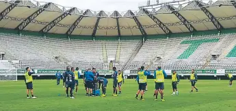  ??  ?? ESTADIO. La selección realizó ayer el reconocimi­ento del estadio German Becker.