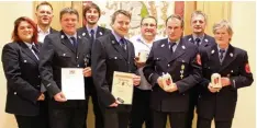  ?? Foto: Lechner ?? Ehrungen bei der Freiwillig­en Feuerwehr Auhausen (von links): Marlena Loacher, Martin Weiß, Michael Beck, Klaus Röttinger, Tobias Michel, Hermann Loacher, Her bert Bederke, Kreisbrand­meister Anton Meyr und Fritz Kolb.