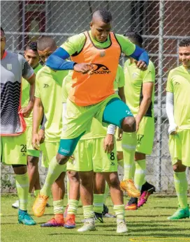  ?? FOTO ?? Yossimar Quiñones ya pagó la fecha de sanción. Viajó con el grupo, pero aún no se sabe si será titular.