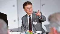  ?? FOTOS: MICHAEL LÜBKE ?? Banken verfügen mit ihren Daten über Schätze, sagte der Generaldir­ektor des Deutschen Museums, Professor Dr. Wolfgang M. Heckl, beim RP-Finanzforu­m „Privatbank­en“.