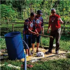  ??  ?? PERIGI dibina membantu membekalka­n air bersih untuk penduduk sepanjang masa.