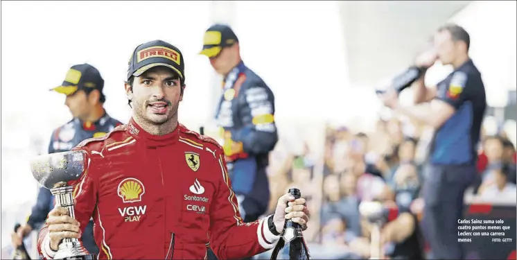  ?? FOTO: GETTY ?? Carlos Sainz suma solo cuatro puntos menos que Leclerc con una carrera menos