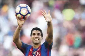  ?? Foto: dpa ?? Feiert seinen Dreierpack für Barça: Luis Suárez.