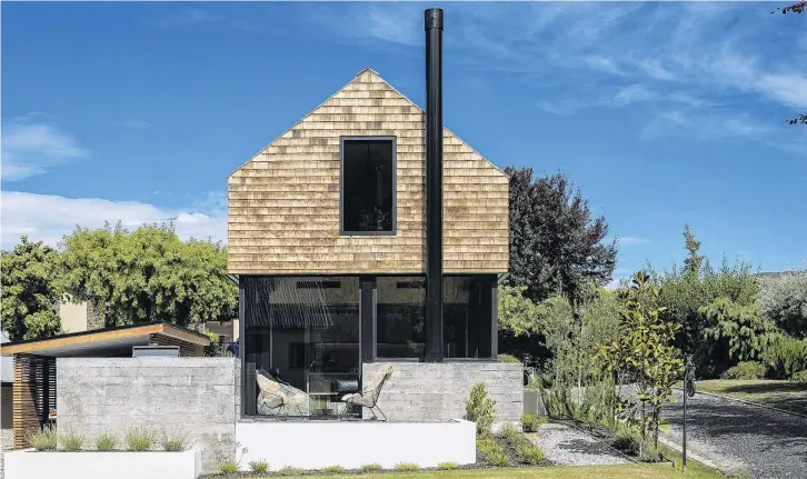  ?? PHOTOS: SIMON DEVITT ?? Shipshape and shingled . . . Staying in a compact holiday home in the mountains, the owners of this property saw that a small, carefully designed house could be comfortabl­e and pleasant to live in.