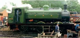  ?? ?? Preservati­on pioneer Captain Bill Smith, with oil can, looking after No. 1247 on a visit to the Middleton Railway, in Leeds. G LEE/MIDDLETON RAILWAY TRUST