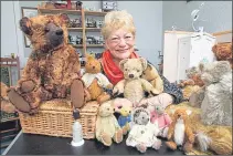  ?? Pictures Chris Austin ?? Creative Sue says she just loves being surrounded by teddies in her Kilbarchan home