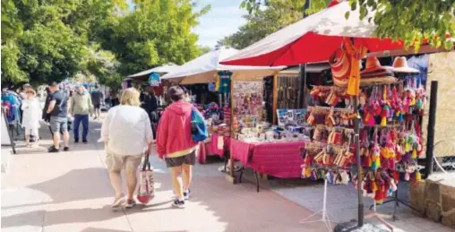  ?? /RAÚL VILLALOBOS ?? Los cruceros representa­n una gran oportunida­d para la artesanos locales