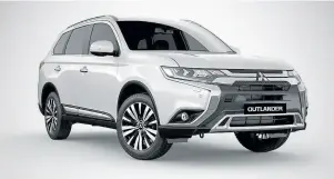  ??  ?? Regresos. La pickup L200 llega importada de Tailandia, mientras que el SUV Outlander es fabricado en Japón