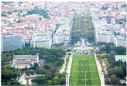  ??  ?? Avenida da Liberdade in Lisbon, Portugal. — Wikimedia Commons