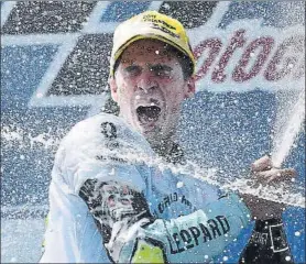  ?? FOTO: AP ?? Joan Mir, eufórico El balear se mostró muy emocionado en el podio de Phillip Island