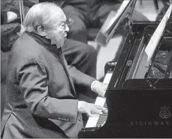  ?? Photog raphs by
Lawrence K. Ho Los Angeles Times ?? MENAHEM PRESSLER does wonders with Mozart’s Piano Concerto No. 17 at Disney Hall.