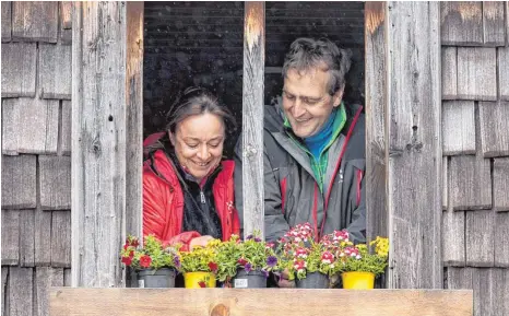  ?? FOTO: RALF LIENERT ?? Hüttenwirt­in Petra Wagner mit Ehemann Gerhard.