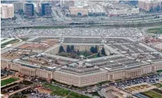  ?? Foto: Charles Dharapak, dpa ?? Im Pentagon wurden jahrelang Berichte über vermeintli­che außerirdis­che Flugobjek te (Ufos) ausgewerte­t.