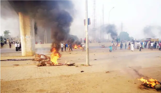  ?? Photo: Daniel Adugbo ?? Protests over the demolition of Gosa Market penultimat­e Friday.