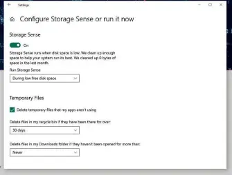  ??  ?? ABOVE Storage Sense allows you to automate certain housekeepi­ng tasks