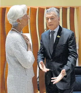  ??  ?? Charla. Christine Lagarde, titular del FMI, y Mauricio Macri, en el G-20.