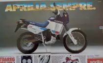  ??  ?? La pubblicità Aprilia divenne oggetto di desiderio per molti appassiona­ti (nella foto una pubblicità del 1984»