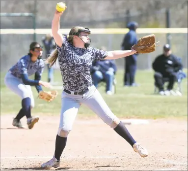  ?? Arnold Gold / Hearst Connecticu­t Media ?? Selena Mauro delivers a pitch for East Haven against Stamford on Saturday.