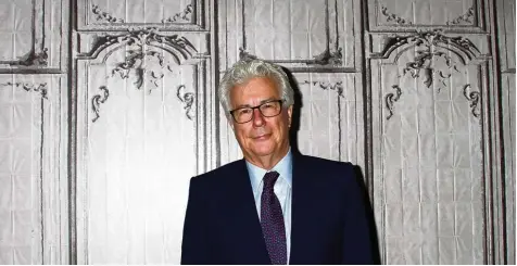  ?? Foto: Laura Cavanaugh/Getty Images ?? Vergangene Zeiten sind seine Spezialitä­t als Schriftste­ller: Ken Follett.