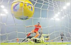  ?? Picture: REUTERS ?? Inter Milan’s Denzel Dumfries scores their third goal.