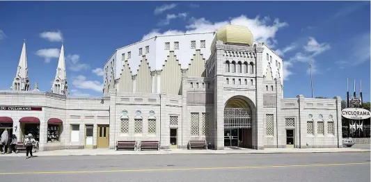  ?? PHOTO D’ARCHIVES DIDIER DEBUSSCHER­E ?? Le Cyclorama de Jérusalem, à Sainte-anne-de-beaupré, sera reconnu comme un « bien patrimonia­l d’intérêt national ».