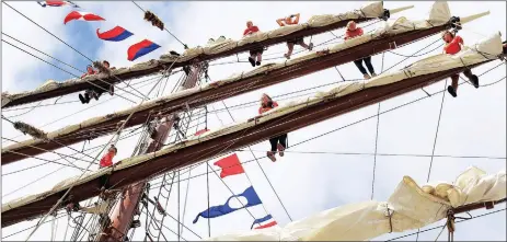  ?? Picture: ENRICO JACOBS ?? SAIL AWAY: Students from the organisati­on Class Afloat which tours the globe on a sail ship named the Gulden Leeuw arrived in Cape Town harbour for a 5-day port visit.