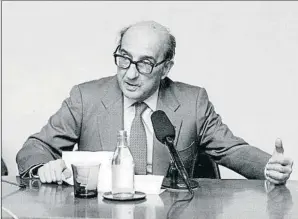  ?? GUILLERMIN­A PUIG / ARCHIVO ?? Joan Sardà Dexeus, fotografia­do en 1987, cuando tenía 77 años