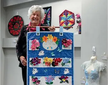  ?? REXINE HAWES ?? Shirley Frew is the Matamata Society of Arts Artist of the Month.