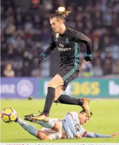  ??  ?? APARECIÓ. Gareth Bale fue la mejor noticia del Real Madrid el domingo, con su doblete en el empate ante el Celta.