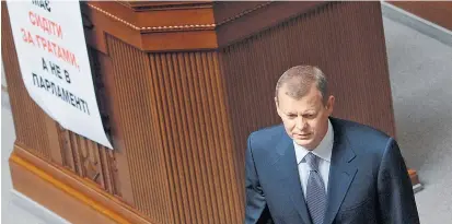  ??  ?? Karrierekn­ick: Exabgeordn­eter Serhij Kljujew ist wie sein Bruder Andrij auf der Flucht vor der Justiz.