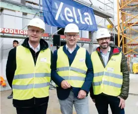  ??  ?? Patrik Polakovic, CEO Xella Middle Western Europe, Michael Eisfeld, Vorstandsv­orsitzende­r Eisfeld Ingenieure, und Michael Leicht, CDO der Xella Gruppe (v. l. n. r.), treiben die Digitalisi­erung auf den Baustellen voran.