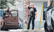  ?? BOB TYMCZYSZYN THE ST. CATHARINES STANDARD ?? Niagara Regional Police were searching for suspects after a shooting in the downtown area of St. Catharines.