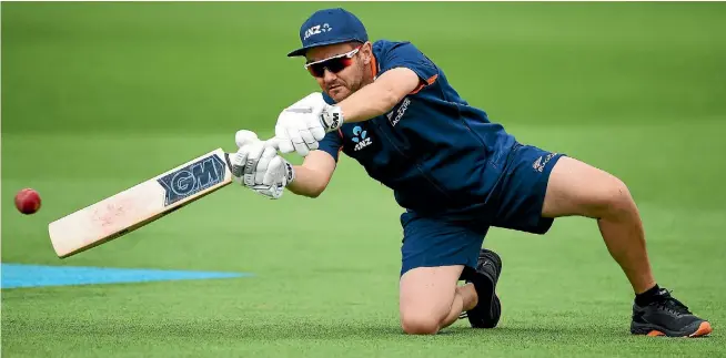  ?? PHOTO: PHOTOSPORT ?? New Zealand coach Mike Hesson has been hitting home to his top order the importance of converting their good starts into big scores during upcoming matches against the West Indies and Pakistan.