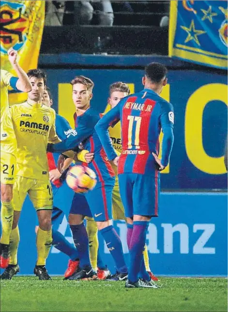  ??  ?? Messi marcó el gol del empate con un excelente lanzamient­o de falta muy cerca del final del partido