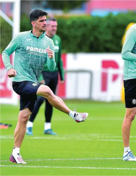  ?? ?? Gerard Moreno e Iborra, en el entrenamie­nto de ayer