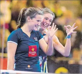  ?? FOTO: EFE ?? Ariana Sánchez y Marta Ortega celebran su pase a la final en el Master Final, en Madrid