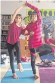  ?? FOTO: GRUNDSCHUL­E ACHBERG ?? Die Yogastunde im Klassenzim­mer war für die Viertkläss­ler der Grundschul­e Achberg eine neue Erfahrung.