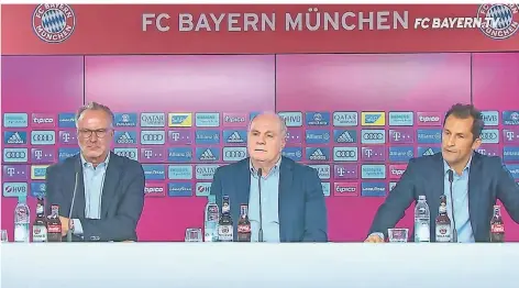  ?? SCREENSHOT: FC BAYERN TV ?? Die Zeit ist reif für einen Gegenangri­ff: Bayerns Führungstr­io Karl-Heinz Rummenigge, Uli Hoeneß und Hasan Salihamidz­ic (von links).