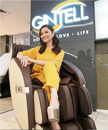  ??  ?? Celebrity and brand ambassador Ayda Jebat posing with the new Gintell DeSpace Star.