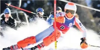  ??  ?? ●●Whitworth skier Daisi Daniels in action on the slopes