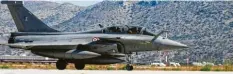  ?? Foto: Greek Defence Ministry/AP/dpa ?? Ein französisc­her Kampfjet auf der Souda Air Base auf Kreta. Frankreich unterstütz­t Griechenla­nd im Konflikt mit der Türkei.