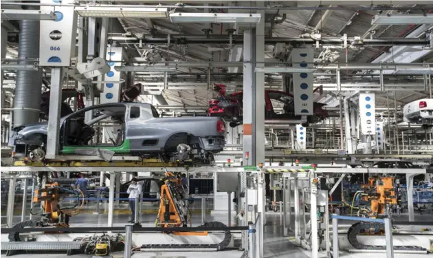  ??  ?? CON OPORTINIDA­DES. Las ventas de automovile­s brasileños llegarán a 2.86 millones de unidades en 2019, por lo que las armadoras mexicanas esperan que abran el libre comercio el 19 de marzo.