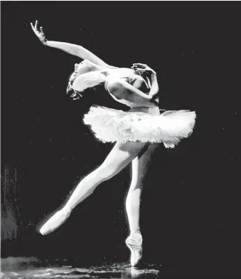  ??  ?? Alicia Alonso, una leyenda. Fue la primera bailarina del hemisferio occidental en actuar en la entonces Unión Soviética.