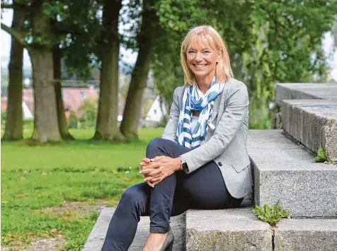  ?? Foto: Marcus Merk ?? Die Stadtberge­rin Carolina Trautner ist die neue Staatssekr­etärin im Kultusmini­sterium, und will sich in München für die Region Augsburg einsetzen. Ihre Berufung kam für viele überrasche­nd – auch für sie selbst.