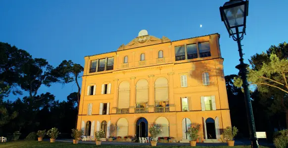  ?? Via dell’Osservanza ?? Villa Baruzziana è una delle poche strutture in Italia a praticare la Tec, la Terapia elettrocon­vulsivante, quella che un tempo era chiamata elettrosho­ck