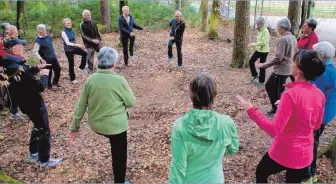  ?? FOTOS: OEJ ?? Sport macht gemeinsam viel mehr Spaß – wie hier beim Laufen der Gymnastikg­ruppe.