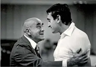  ?? PHOTO: MICHAEL MAYHEW ?? Warren Mitchell and Stephen Greif in Death of a Salesman at the National in 1979