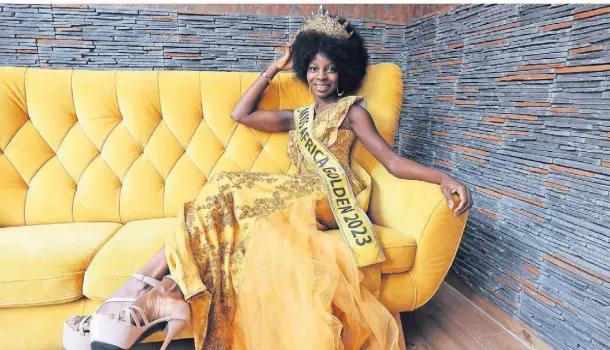  ?? FOTO: MARKUS RICK ?? Kina Seifert wurde zur Miss Africa gekürt und reist jetzt um die Welt.